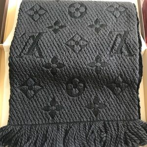 Louis Vuitton Scarves